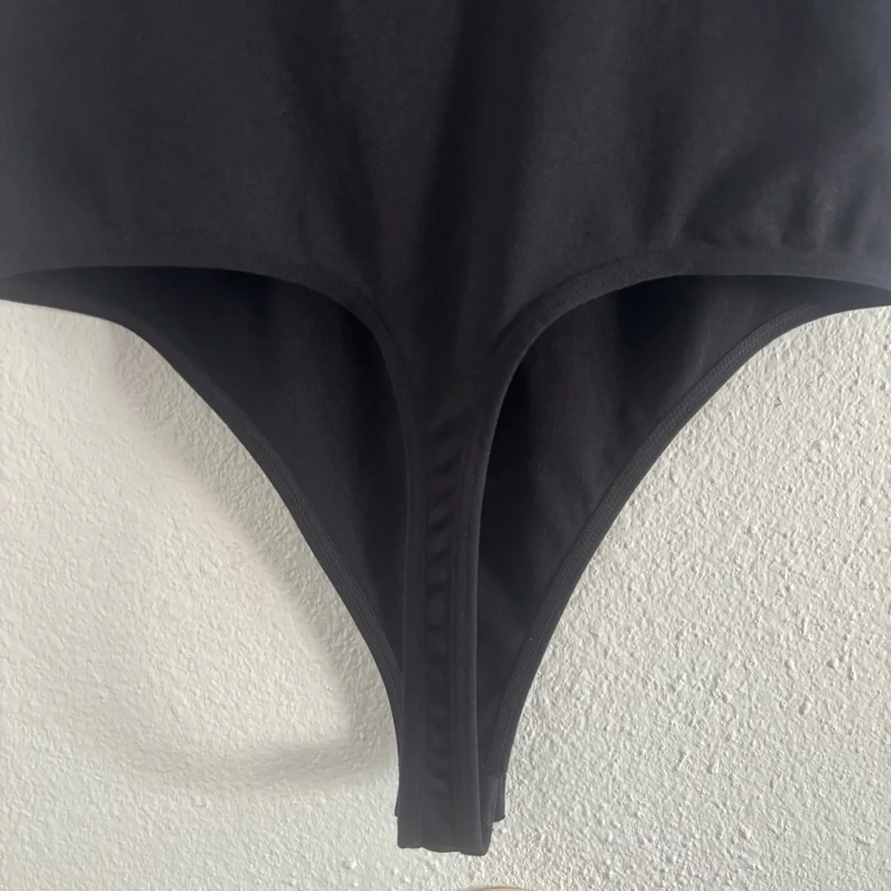 Intimately Free People Black V-Neck Bodysuit M/L – Everyday Essential